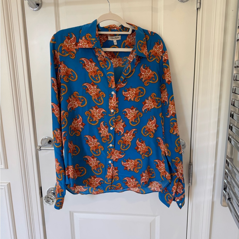 Crème Fraiche Vibrant Paisley Button Down 100% silk blouse